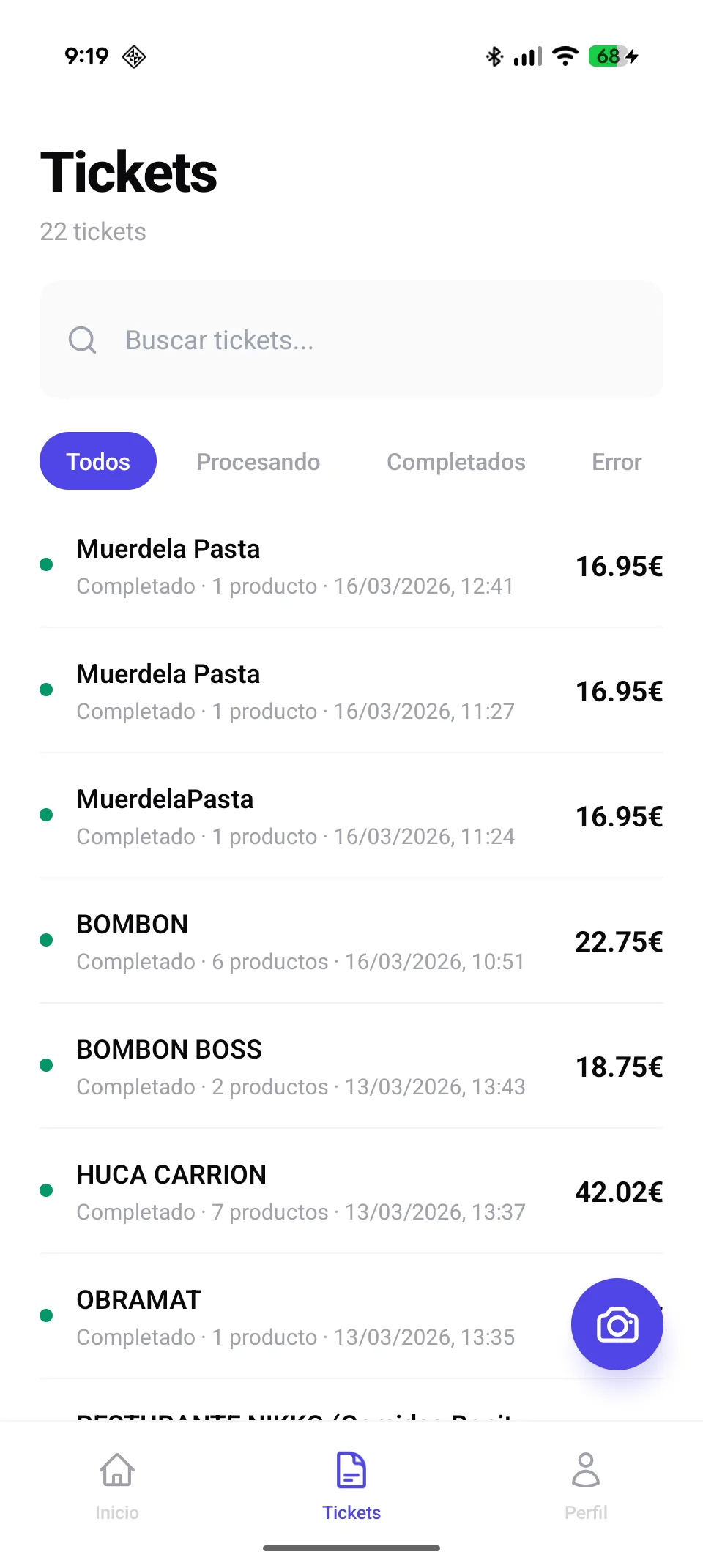 Libro de tickets de la app móvil con búsqueda, filtros de estado y recibos procesados.